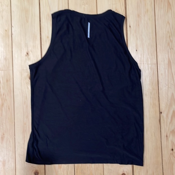 OLD NAVY athletic top - Picture 3 of 3